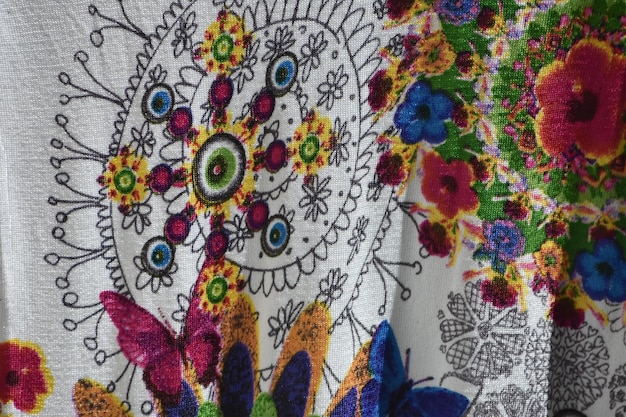 Zbliżenie haftu ludowego